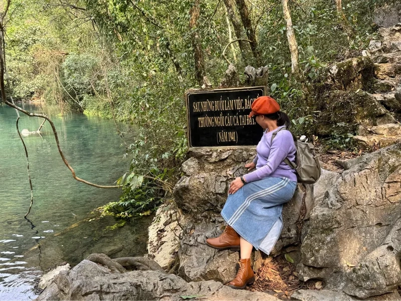 Tham quan di tích chiến khu Pác Bó để hiểu thêm lịch sử