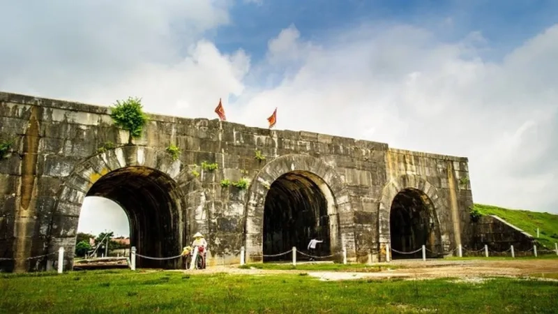Trải nghiệm không gian cổ kính qua chuyến du lịch thành nhà Hồ