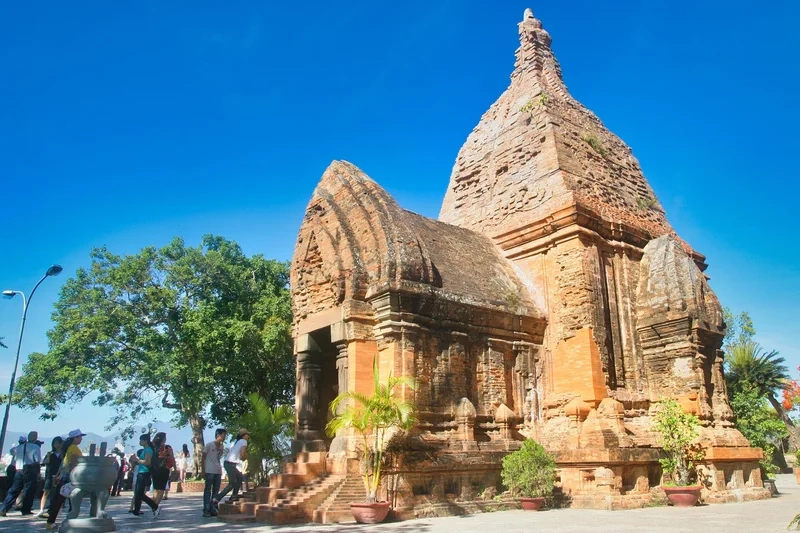 Đôi nét về Tháp Bà Ponagar