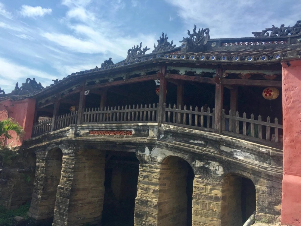 Hội quán Triều Châu với các bức phù điêu đắp nổi kỳ công.